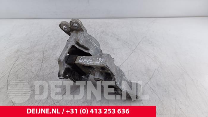 Opel Vivaro Motorsteun O296441