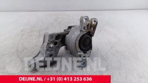 Opel Vivaro Motorlager O296441 foto 3