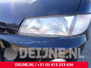 Hyundai H200 Headlight, left O296524 photo 2