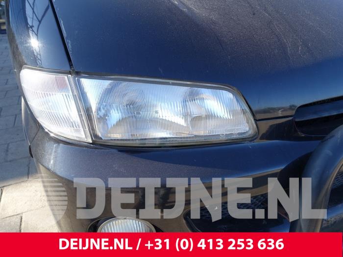 Hyundai H200 Headlight, right O296525