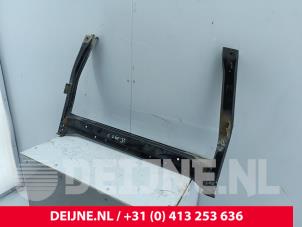 Lynk & Co 01 Radiateurbalk O296920 foto 2