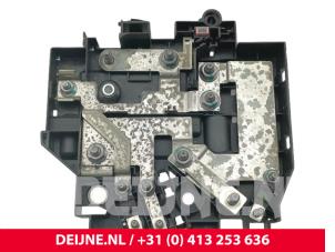 Volvo XC40 Fuse box O296984 photo 2
