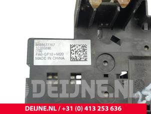 Volvo XC40 Fuse box O296984 photo 3