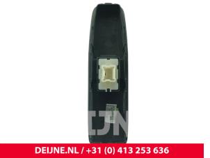 Nissan Townstar Elektrisch Raam Schakelaar O297014 foto 2