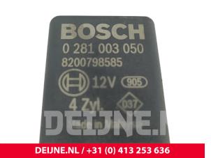 Opel Vivaro Glow plug relay O297038 photo 2