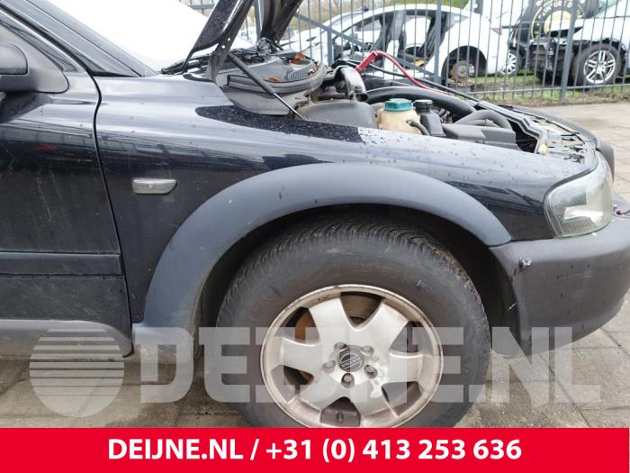 Volvo XC70 Kotflügel rechts vorne O297259