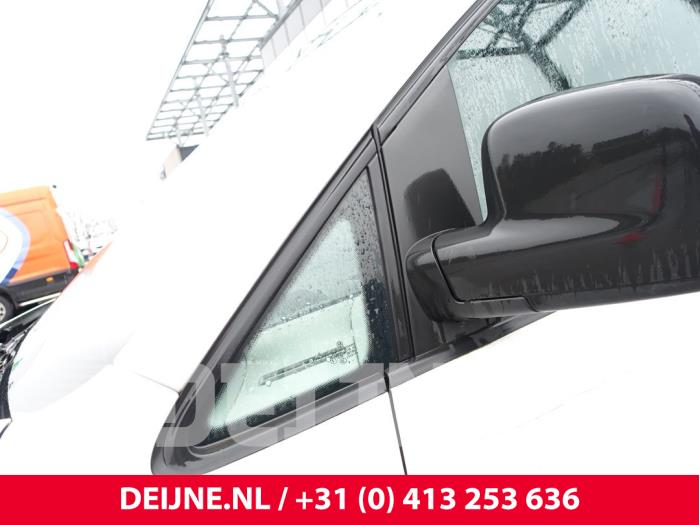 Volkswagen Caddy Quarter light, front left O297340