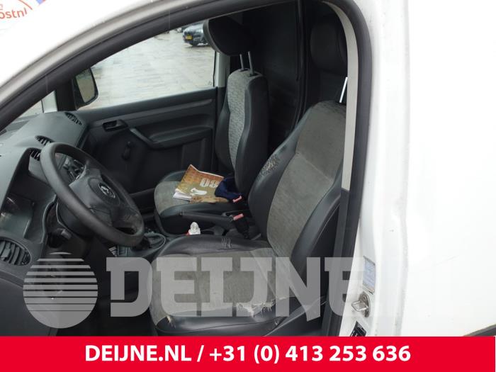 Volkswagen Caddy Sitz links O297365