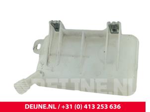Opel Vivaro Brake fluid reservoir O297395 photo 3