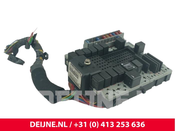Gebruikte CEM (module) Volvo V70 (SW) 2.4 D5 20V Prijs € 250,00 Margeregeling aangeboden door van Deijne Onderdelen Uden B.V.