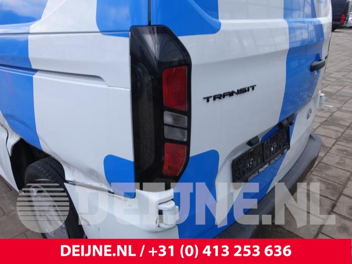 Ford Transit Custom Achterlicht links O297479
