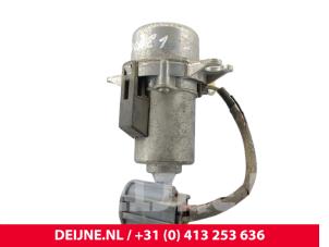 Volvo C70 Brake servo vacuum pump O297551 photo 2