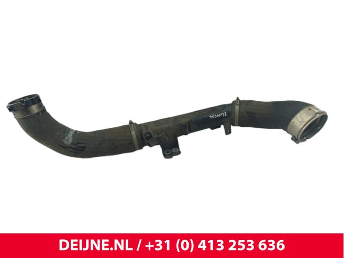 Gebruikte Intercooler Buis Volvo V40 (MV) 2.0 D2 16V Prijs € 50,00 Margeregeling aangeboden door van Deijne Onderdelen Uden B.V.