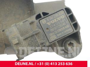 Volvo V40 Intercooler Rohr O297659 foto 4
