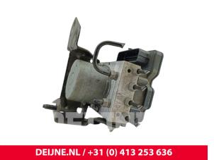 Volkswagen Transporter ABS pump O297698 photo 2