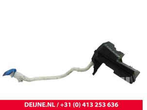 Volkswagen Transporter Front windscreen washer reservoir O297728 photo 3