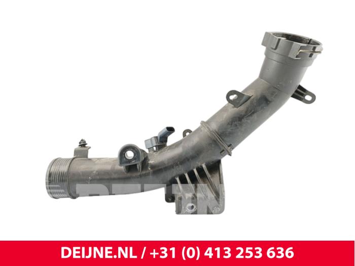 Gebruikte Intercooler Buis Volvo XC40 (XZ) 1.5 T5 Plug-in Hybrid 16V Prijs € 75,00 Margeregeling aangeboden door van Deijne Onderdelen Uden B.V.