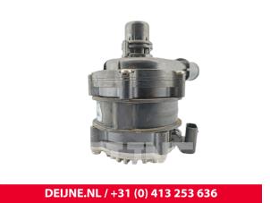 Volvo XC40 Additional water pump O297762 photo 2