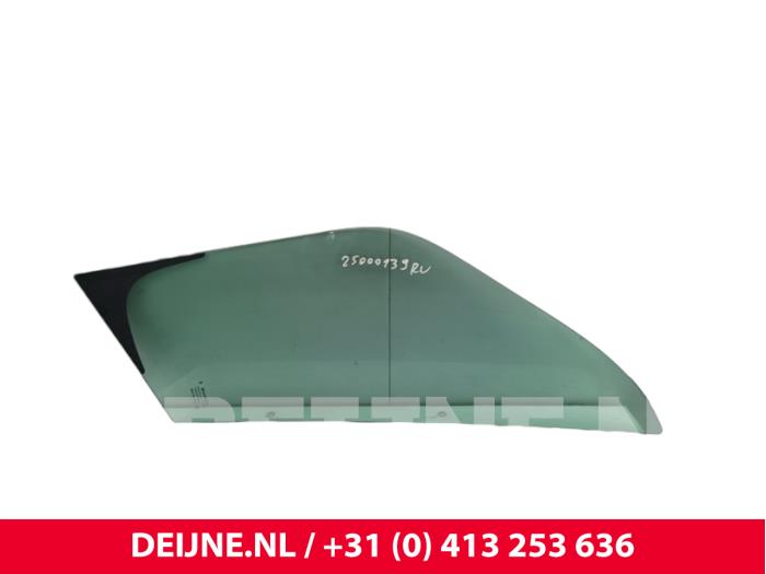 Nissan Interstar Dreieckfenster rechts vorne O297790