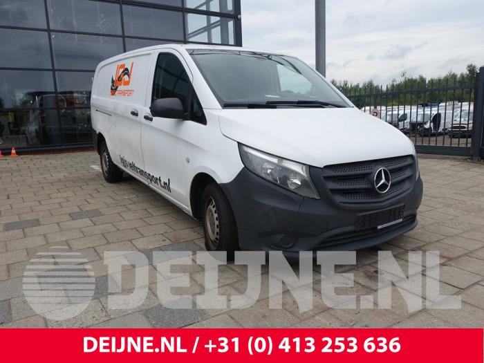 Mercedes Vito Karosserieecke rechts vorne O298000