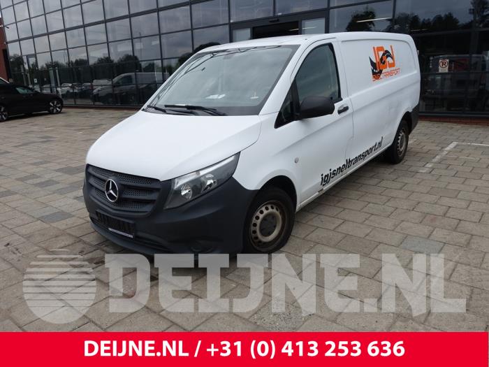 Mercedes Vito Karosserieecke links vorne O297999
