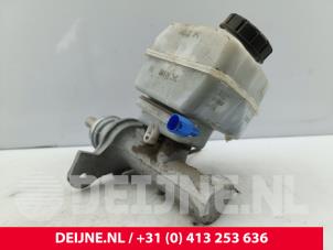Mercedes Sprinter Master cylinder O298056 photo 3