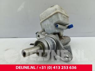 Mercedes Sprinter Master cylinder O298056 photo 2