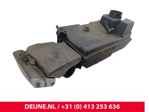 Volvo V50 Air box O298057 photo 2