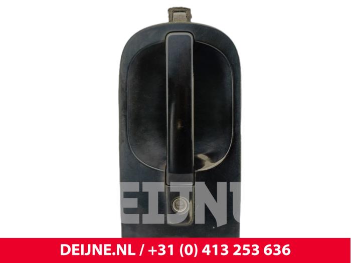 Hyundai H300 Door handle 2-door, left O298103