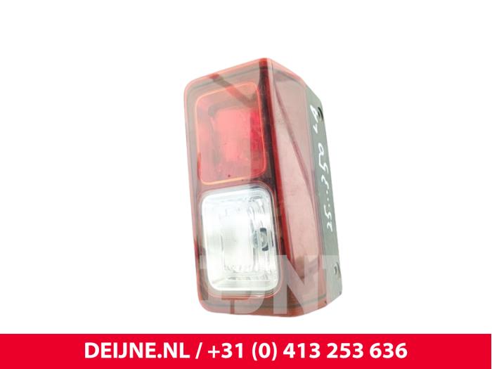 Renault Trafic Achterlicht links O298187