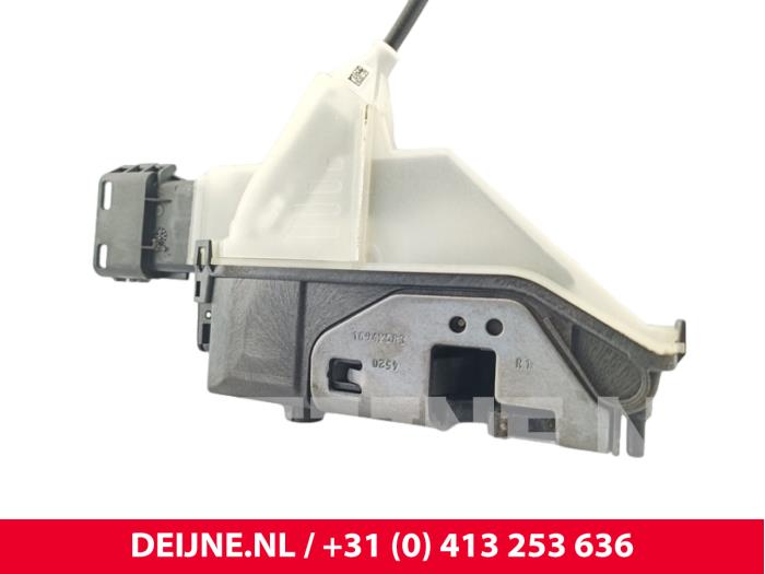 Toyota Pro-Ace City Door lock mechanism 2-door, right O298318