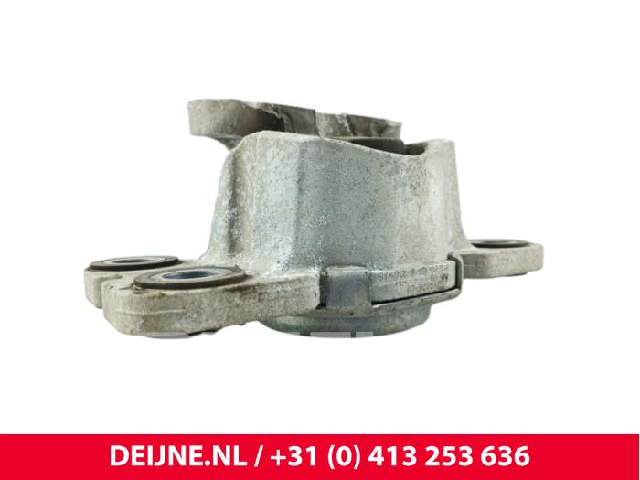 Gebruikte Motorsteun Volvo XC60 I (DZ) 2.4 D5 20V 220 AWD Prijs € 35,00 Margeregeling aangeboden door van Deijne Onderdelen Uden B.V.