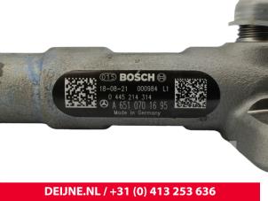 Mercedes Vito Fuel injector nozzle O298329 photo 3