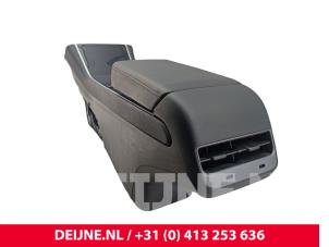 Tesla Model 3 Middle console O298350 photo 3