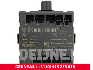 Mercedes eVito Central door locking module O298388 photo 2