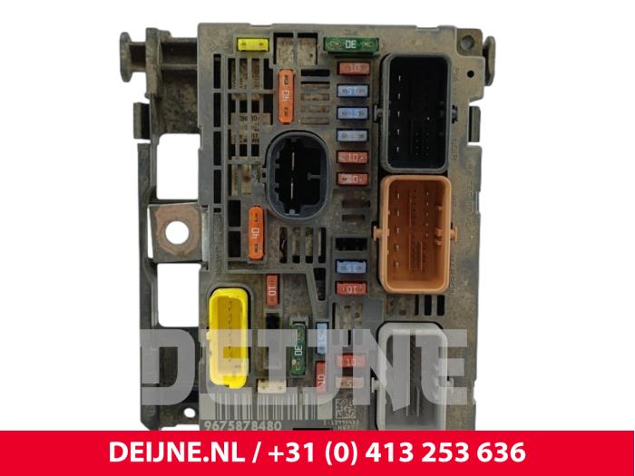 Peugeot Partner Sicherungskasten O298453