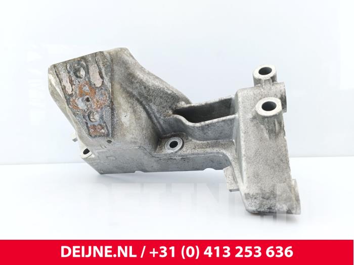 Iveco New Daily Motorsteun O298605