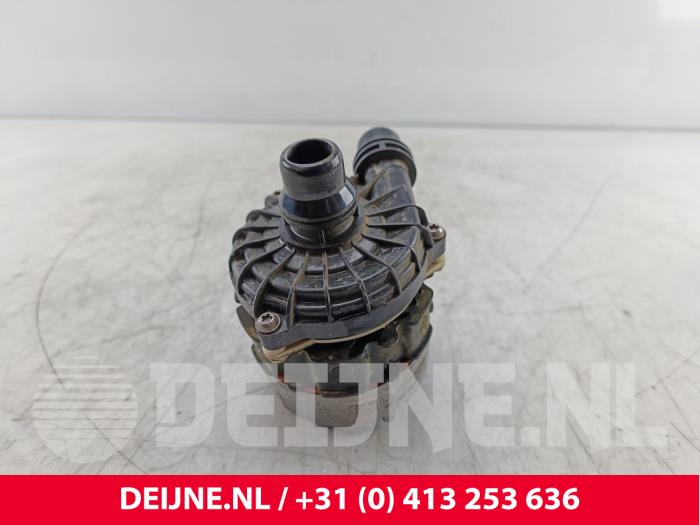 Mercedes eVito Wasserpumpe O298727