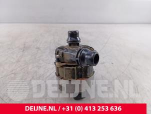 Mercedes eVito Waterpomp O298727 foto 3