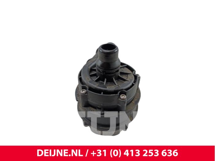 Mercedes eVito Extra waterpomp O298739