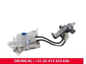 Mercedes eVito Master cylinder O298740 photo 3