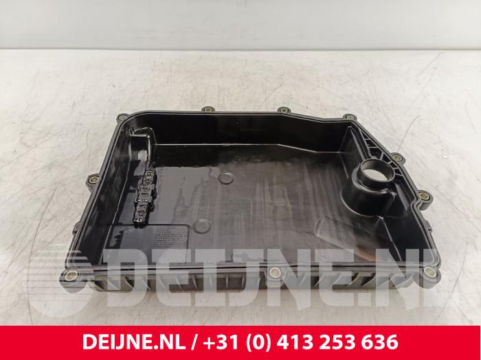 Gebruikte Versnellingsbakdeksel Volvo V60 Prijs € 50,00 Margeregeling aangeboden door van Deijne Onderdelen Uden B.V.