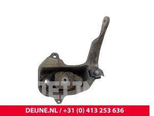 Mercedes eVito Getriebe Halterung O298787 foto 3