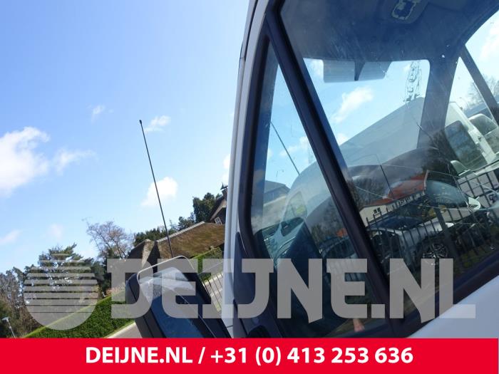 Iveco Daily Dreieckfenster links vorne O298819