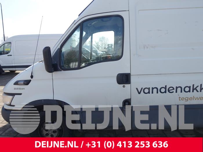 Iveco Daily Tür 2-türig links O298834