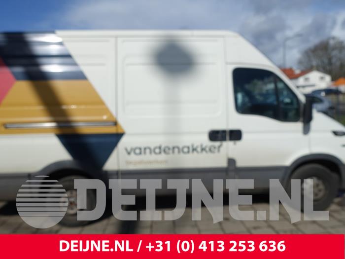 Iveco Daily Schiebetür rechts O298848