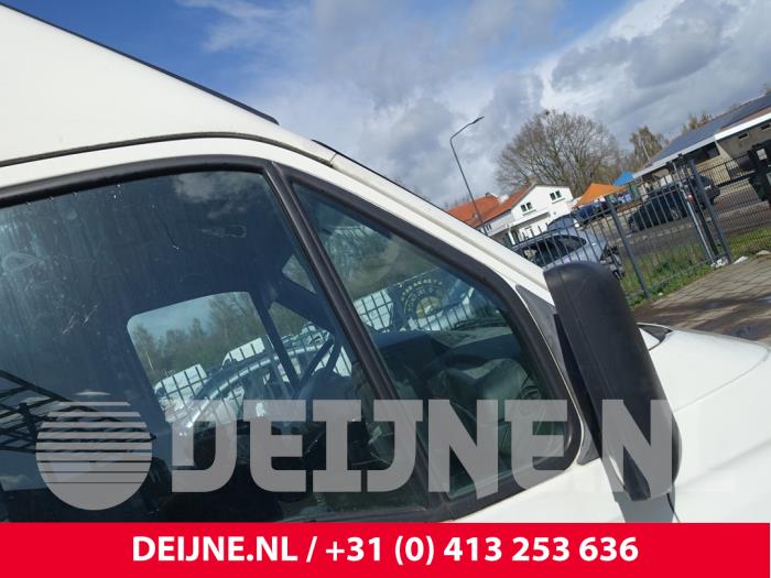 Iveco Daily Dreieckfenster rechts vorne O298820