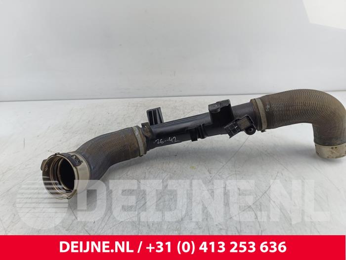 Gebruikte Intercooler Buis Volvo V90 II (PW) 2.0 D4 16V Prijs € 50,00 Margeregeling aangeboden door van Deijne Onderdelen Uden B.V.