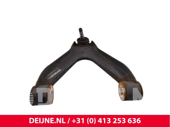 Iveco New Daily Draagarm boven rechts-voor O298890