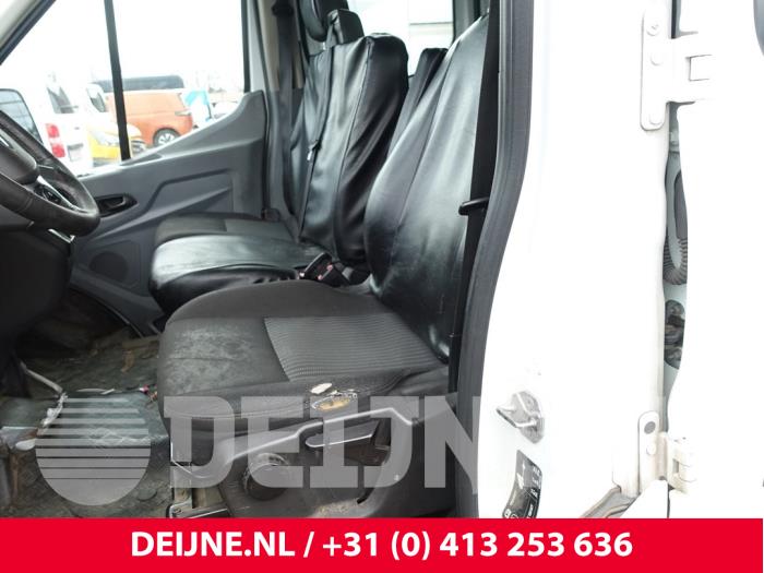 Ford Transit Sitz links O299010
